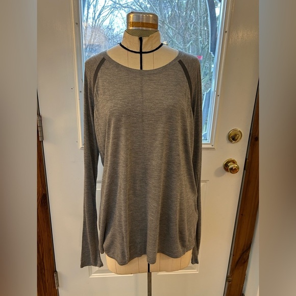 Vince Long Sleeved Tee, BNWT, size XL - Picture 2 of 9